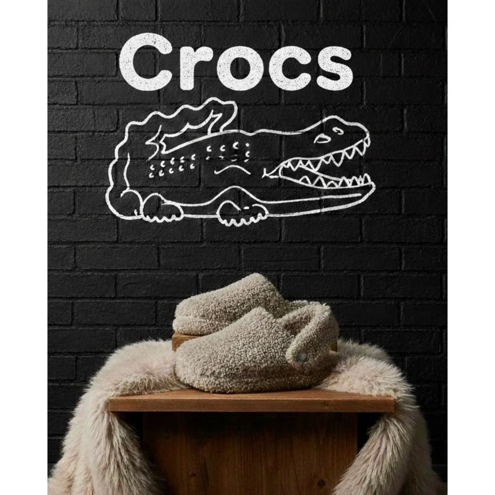 🔥Crocs Classic🤎 Fuzz-Mania Clogs Mushroom Tan Faux Fur‎ mule Slippers Kids C12